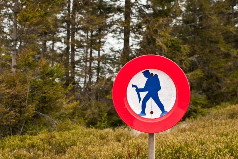 dehydration signs during hikes